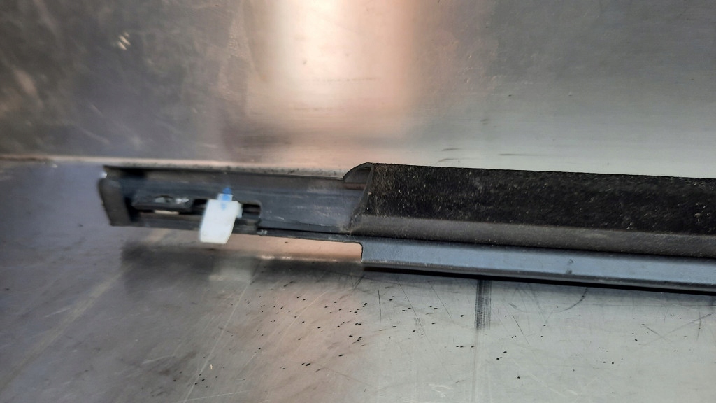 фото №10, Молдинг ущільнювач двері задня ліва 31848055 volvo s90 v90