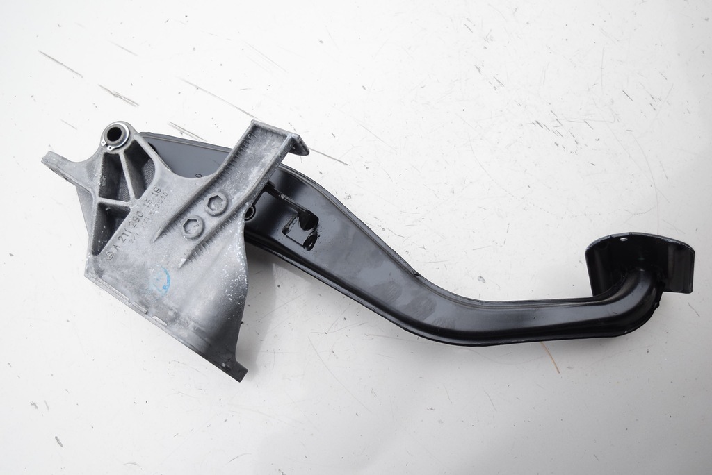 фото №1, Mercedes cls w219 6.3 amg педаль тормоза