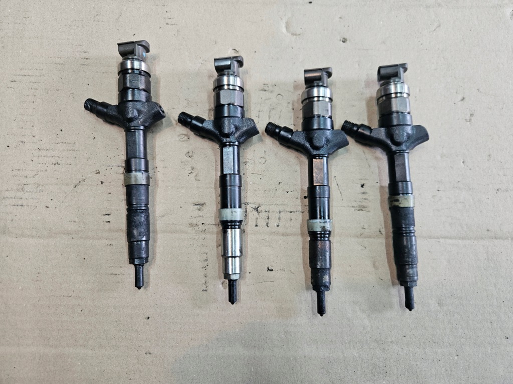 фото №1, Toyota avensis t25 03-06 d4d форсунка corolla verso