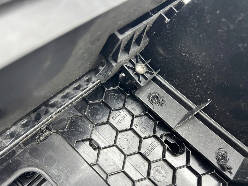 фото №9, Dacia spring решітка радіатора решітка радіатора роз'єм заряджання бампера передній 2021-