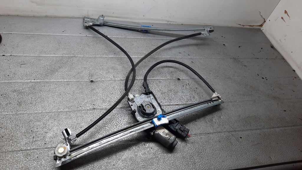 фото №1, Подъемник стекло левый перед renault espace iv 2.2d 05r