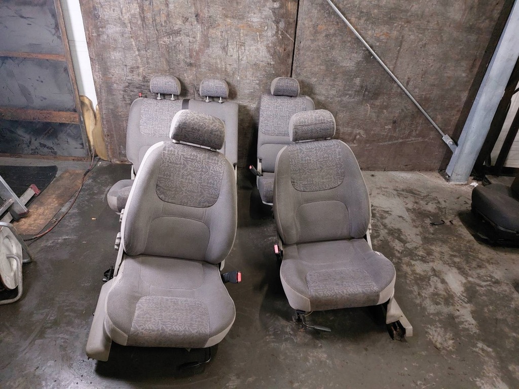 фото №1, Сиденья комплект левый правый заднее сиденье задняя freelander i