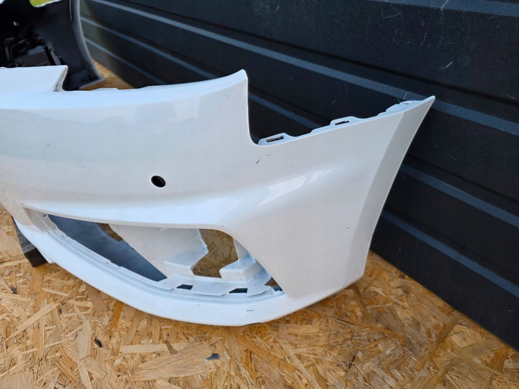 Audi a4 b9 8w s-line competition бампер перед передний решётка  абсорбер Киев