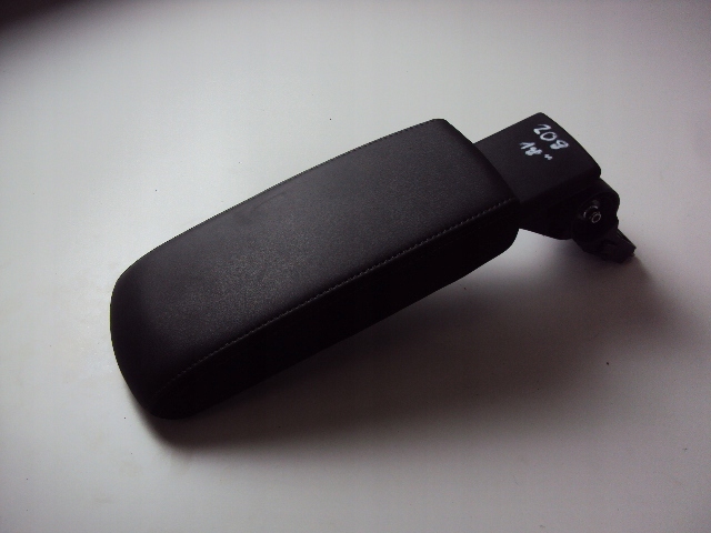 фото №1, Подлокотник peugeot 208 2018 rok