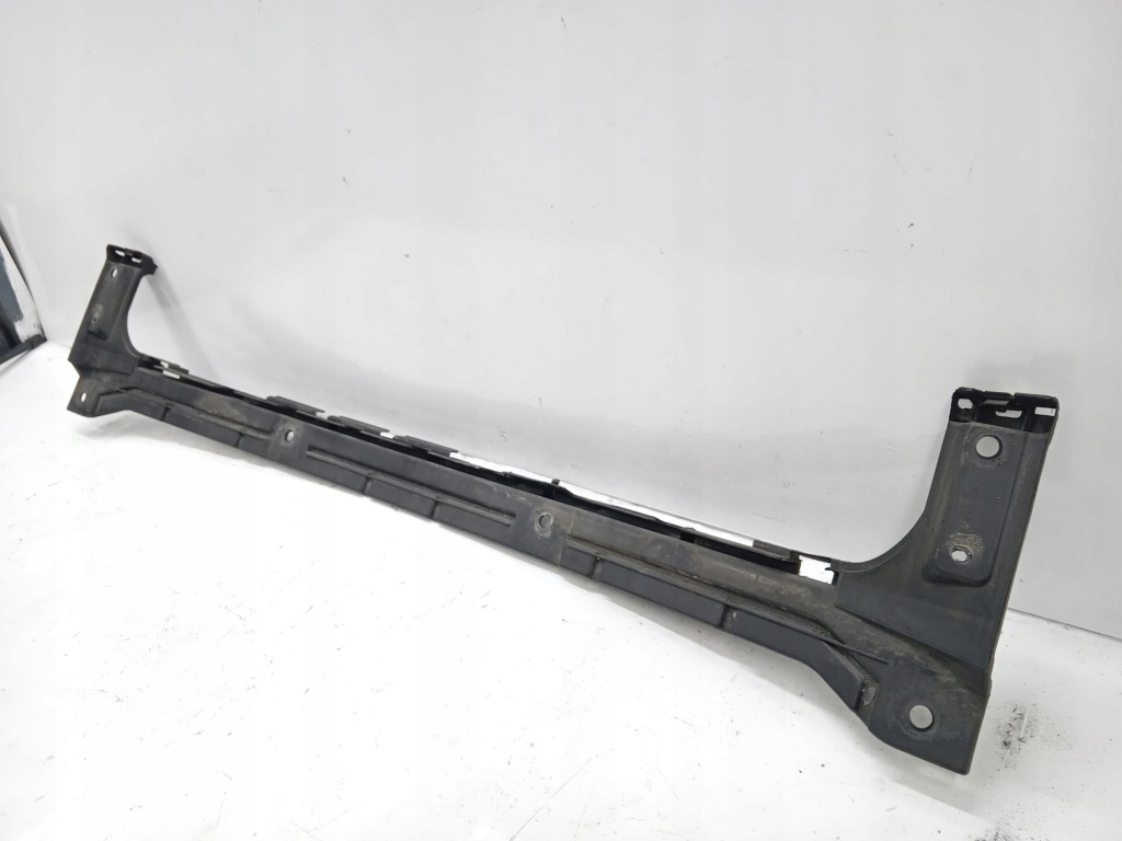 Направляющая бампера задний  центральный alfa romeo 159 Оригинал