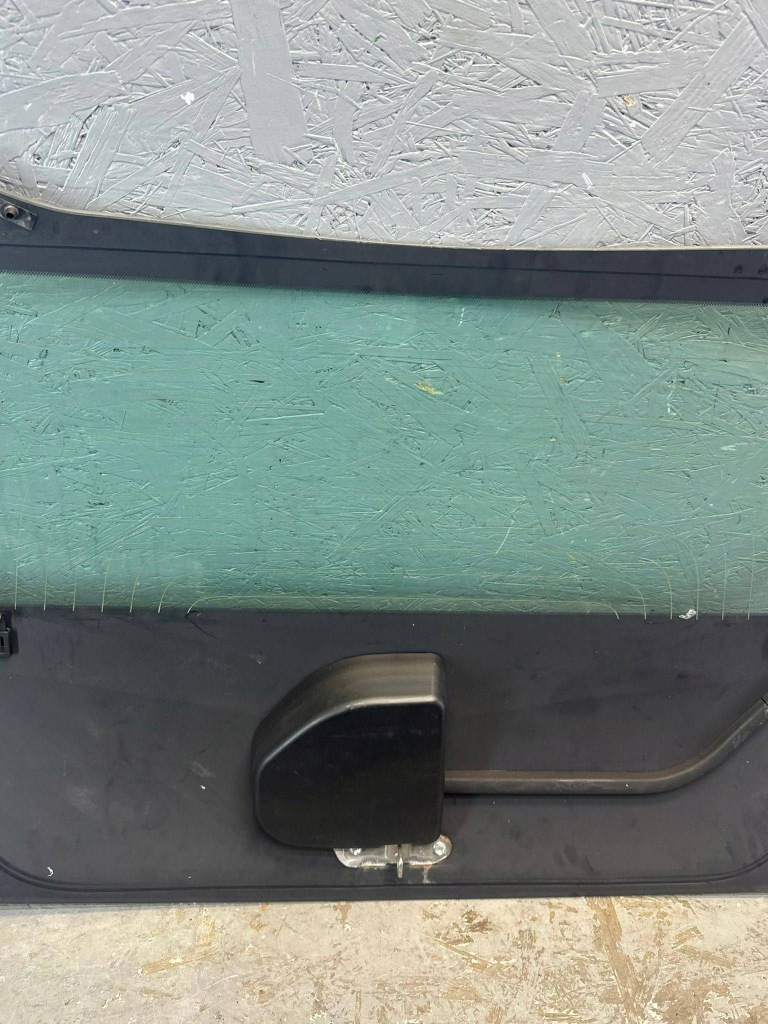 Peugeot 108 кришка багажника задній скло Київ