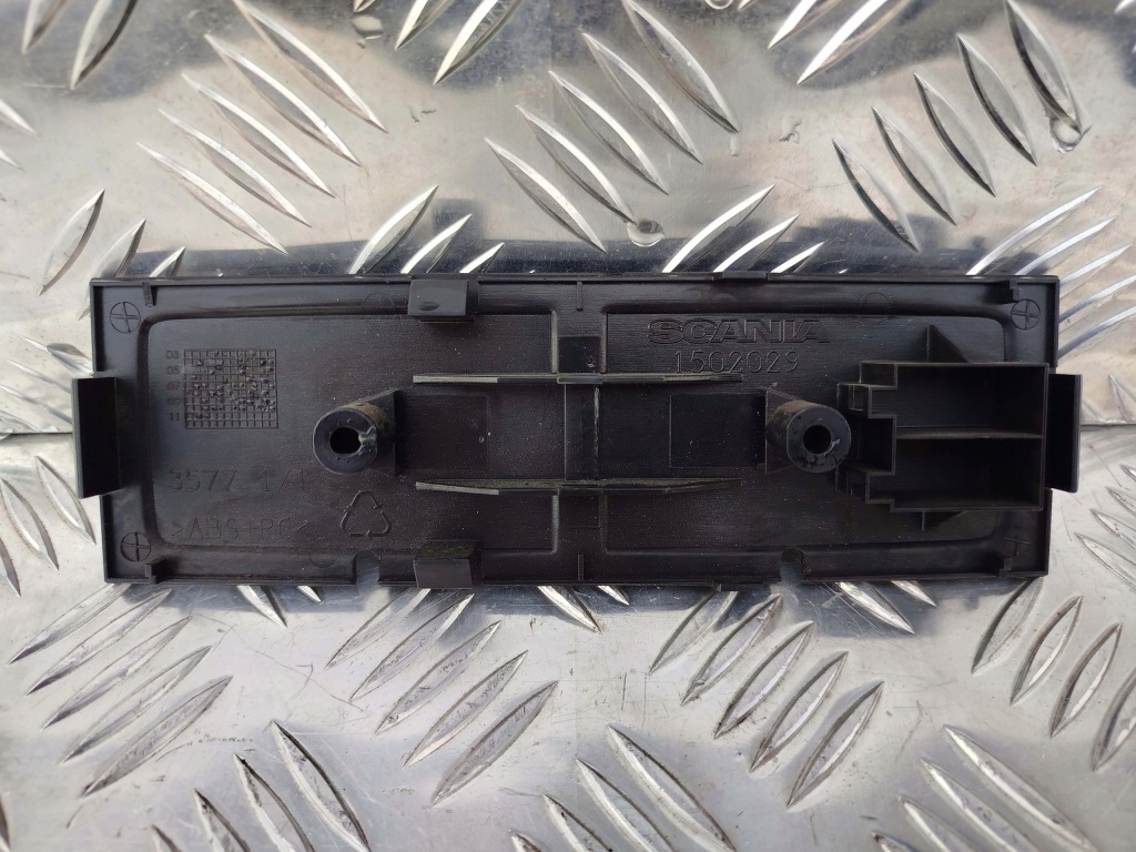 фото №3, Заглушка панелі верхньої scania r