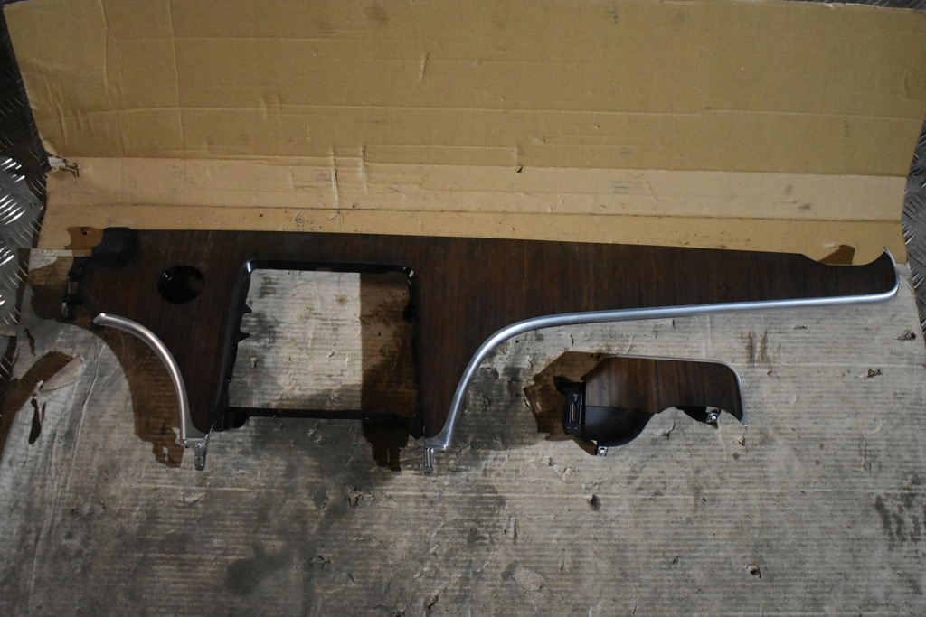 фото №1, Idealna молдинг декор консоли mercedes w206 w236 1