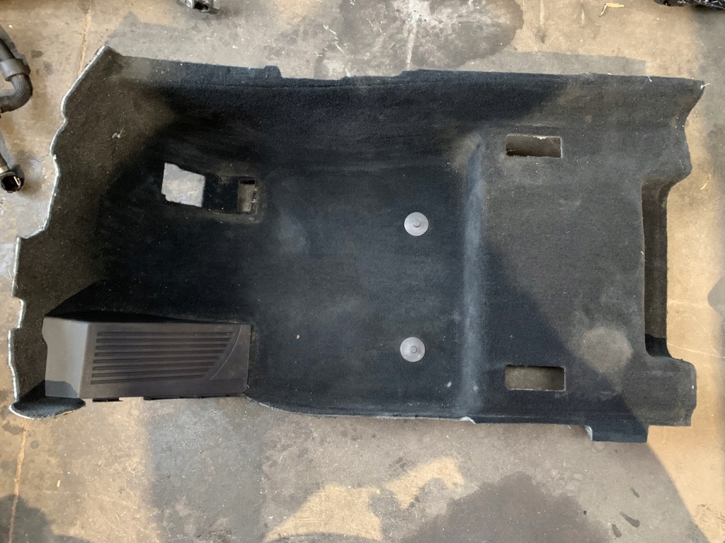 фото №1, Alfa romeo stelvio килимок обшивка лівий перед 01561437210