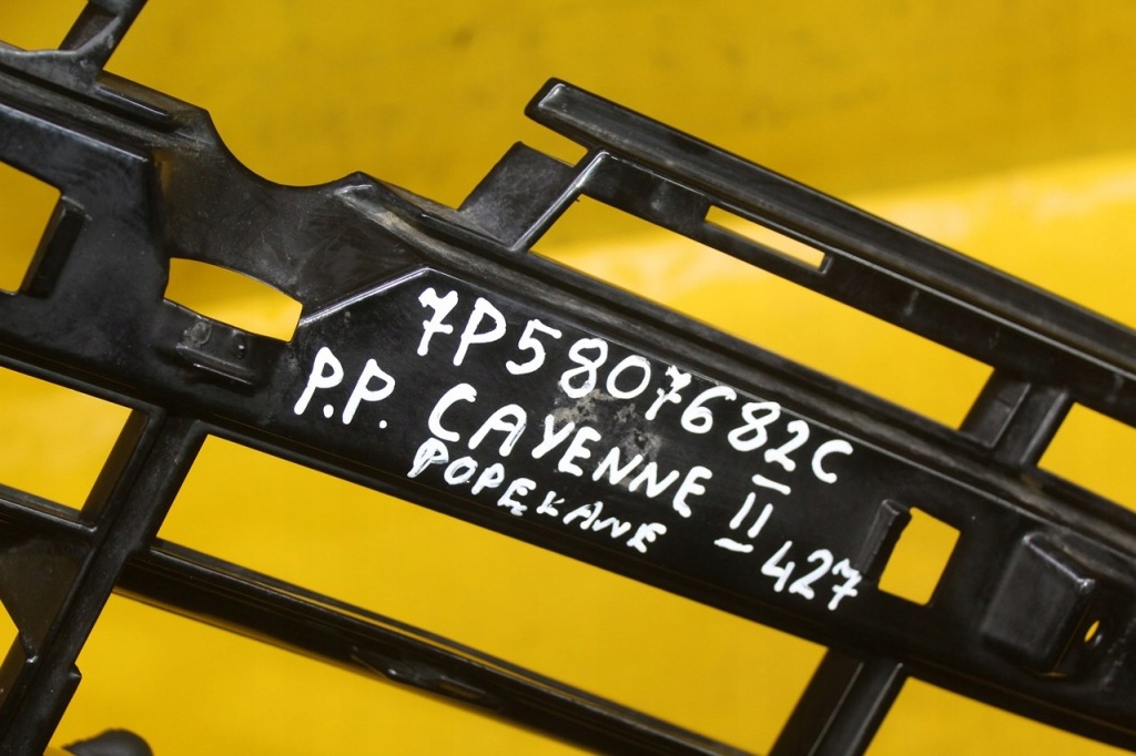 Решётка бампера правый перед porsche cayenne ii 7p5807682c Оригинал