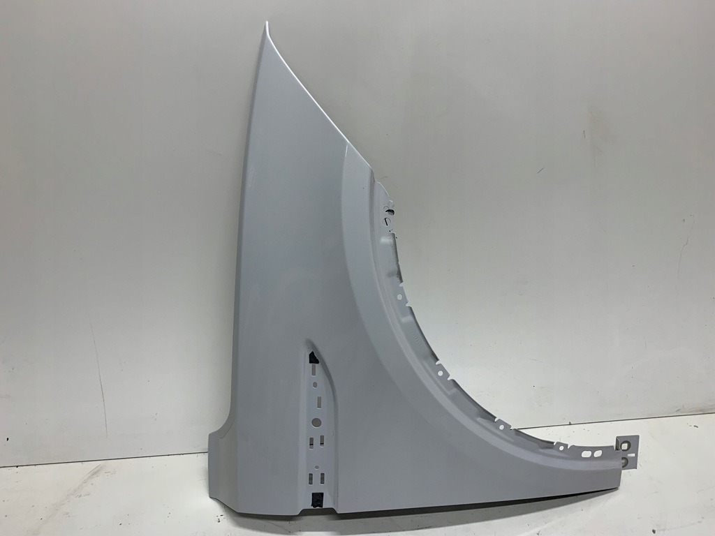 фото №1, Jaguar e-pace крила правий перед