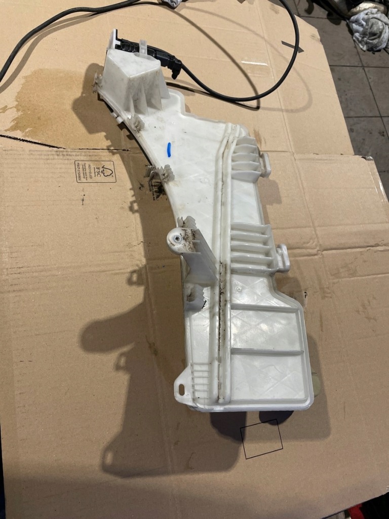 фото №8, Citroen c5 aircross бак бачок омывателя 9826400780