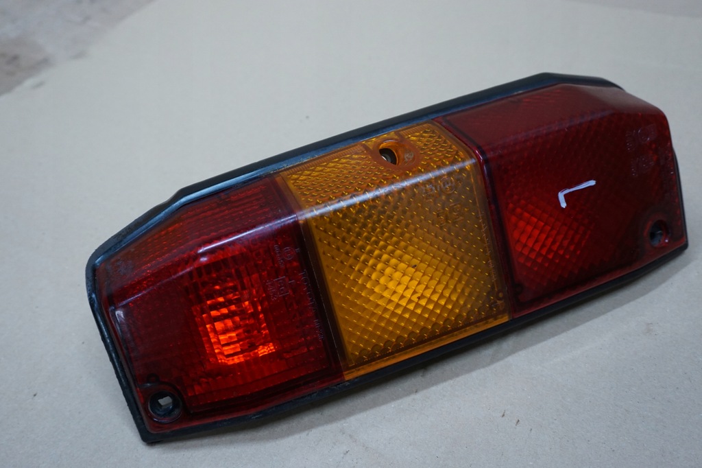 фото №9, Land cruiser lj70 лампа лівий задня w крила 89r