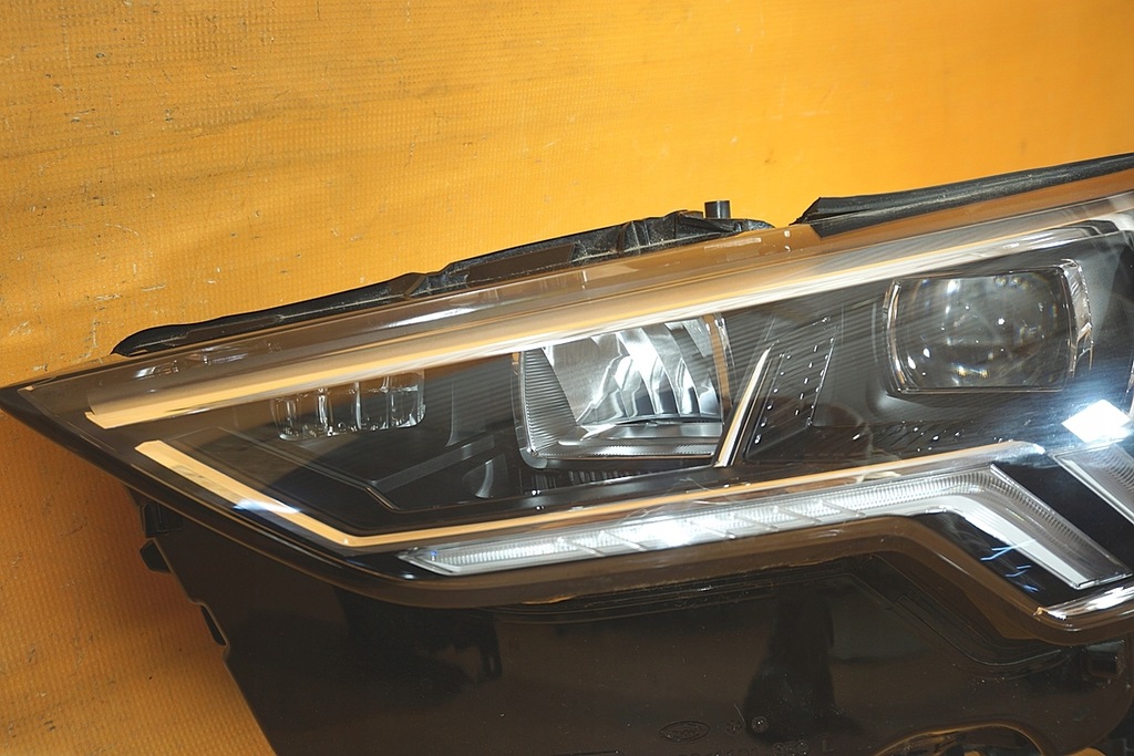 фото №9, Audi q3 83a 17km лампы перед full led полный 83a941033a / 83a941034a