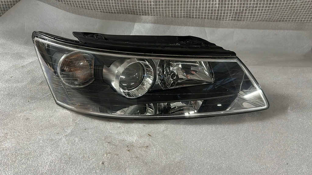 фото №1, Hyundai sonata 2004- лампа права передня перед