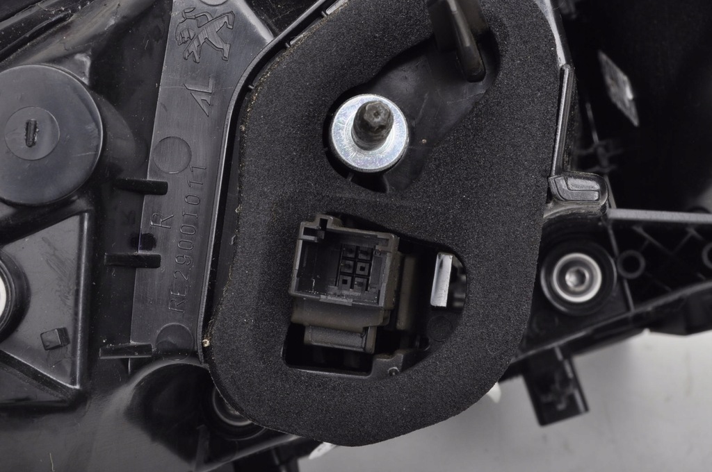 фото №6, Peugeot 2008 ii лампа права задня правий задня led