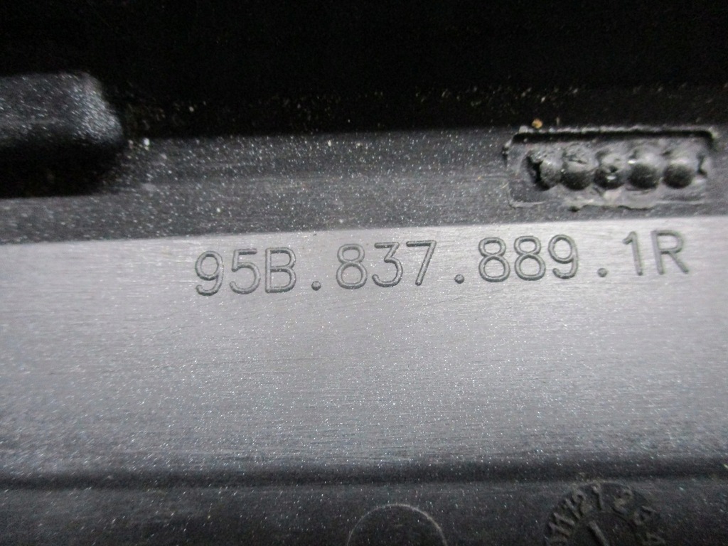 фото №10, Молдинг дверь левая macan 95b 95b837889 nowa