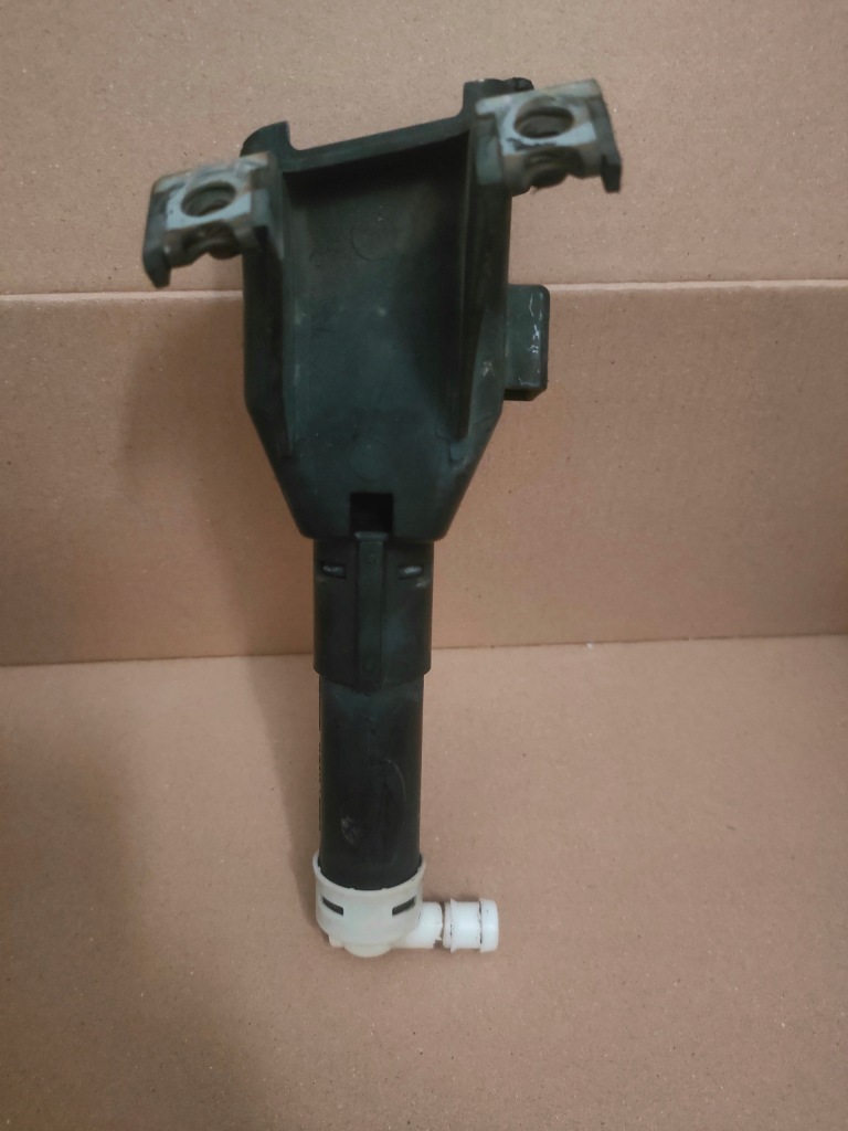 фото №1, Rav4 iii ліва насадка насос омивач фари 06-