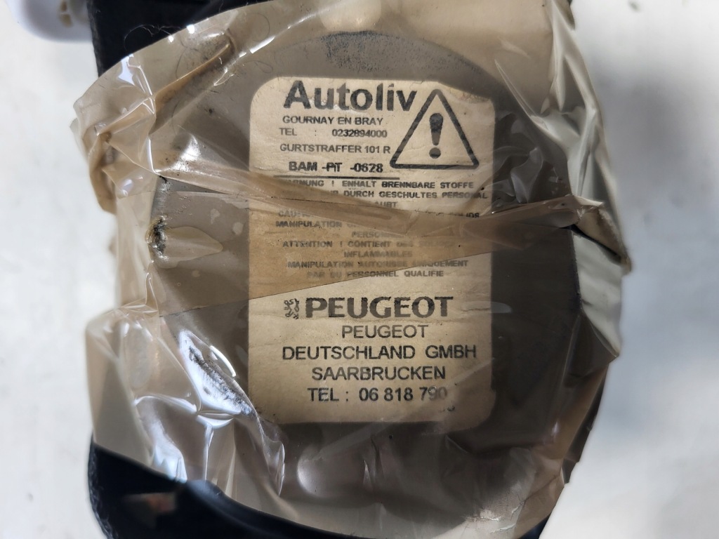 Peugeot 2008 i ремень безопасности правый перед 98063151xx Киев