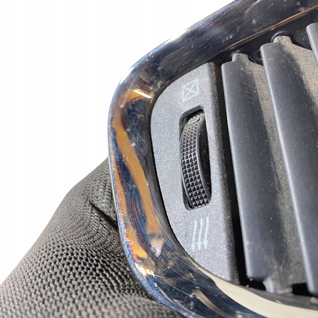 фото №8, Dodge durango 2018 правая dysze/kratki среднего обдув панели приборной панели