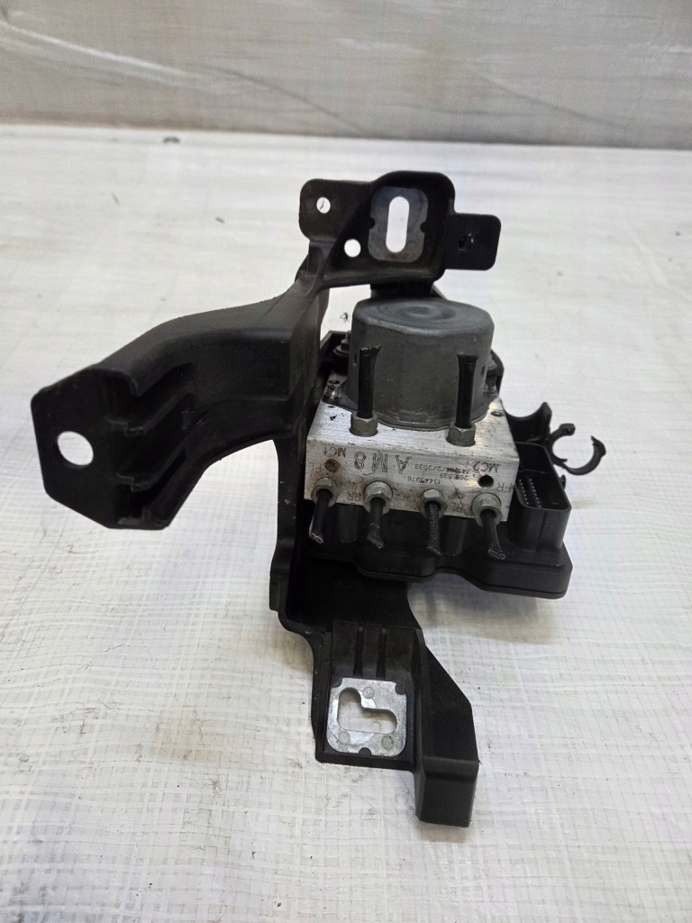 Купити Насос гальмівна abs esp meriva ii b 1.4 t 13440976