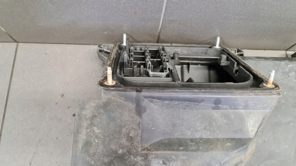 фото №11, Корпус блок управління audi a8 d2 eu 4d1937118a