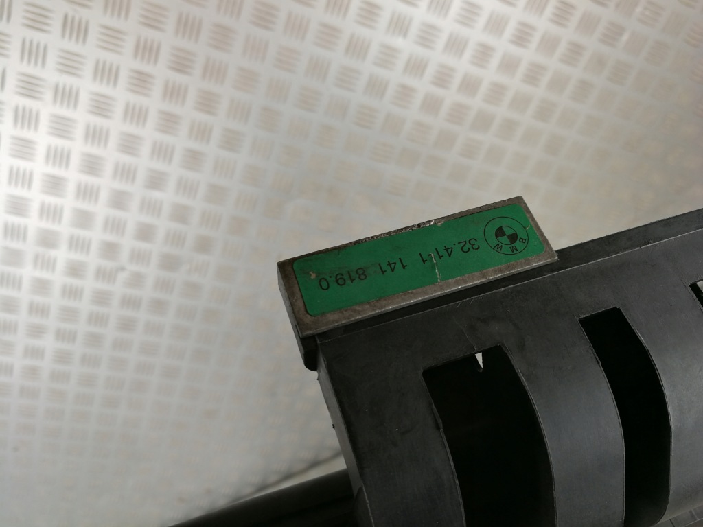 фото №9, 1740794 1740787 1141819 1740796 рамка радіатора радіатор оливи bmw e39 5