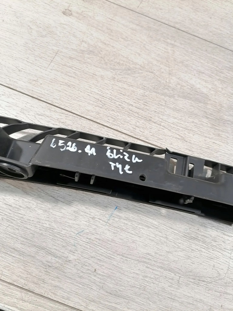 фото №8, Audi a1 направляющая бампер задняя 82a807863