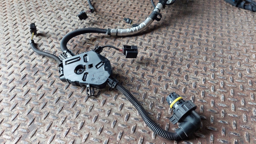 Купити 2019 bmw 5 g30 g31 джгут коробки передач 8642935