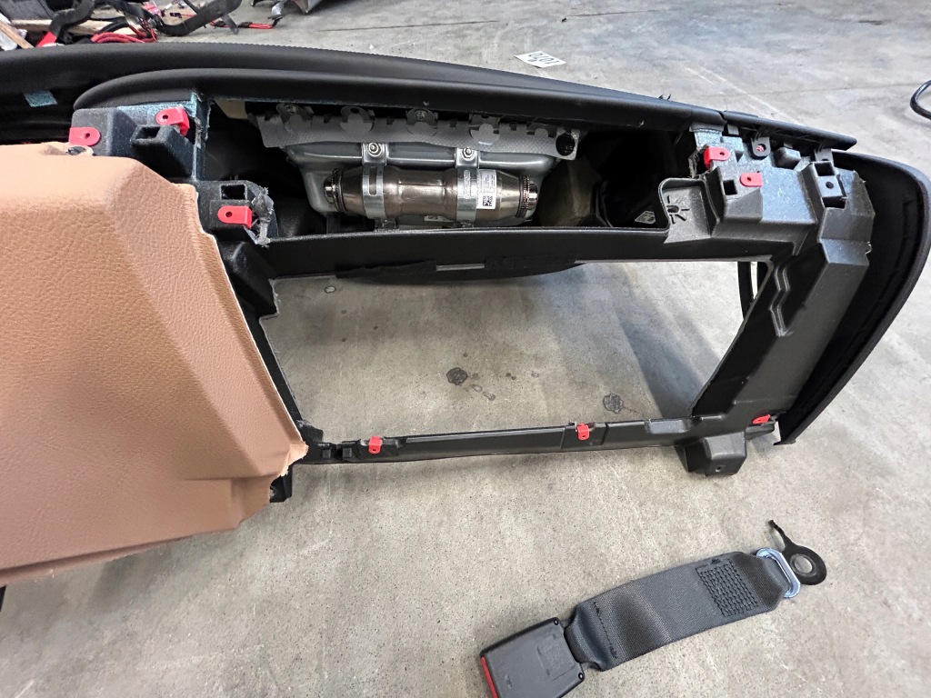 фото №9, Консоль приборная панель ремни наколенники bmw 7 f01 f02 lci lift 2014 usa коленная подушка безопасности pas