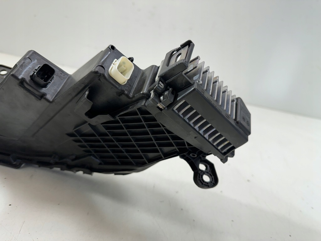 фото №13, Лампа правая перед bmw i7 7 g70 crystal swarovski 9879936-11 cała ładna