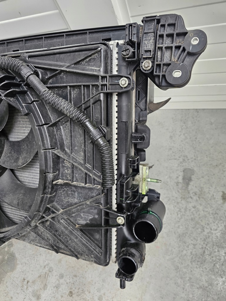 Ремінь передній радіатор комплект радіатор fiat tipo 2 1.6 m-jet дизель європа в Україні