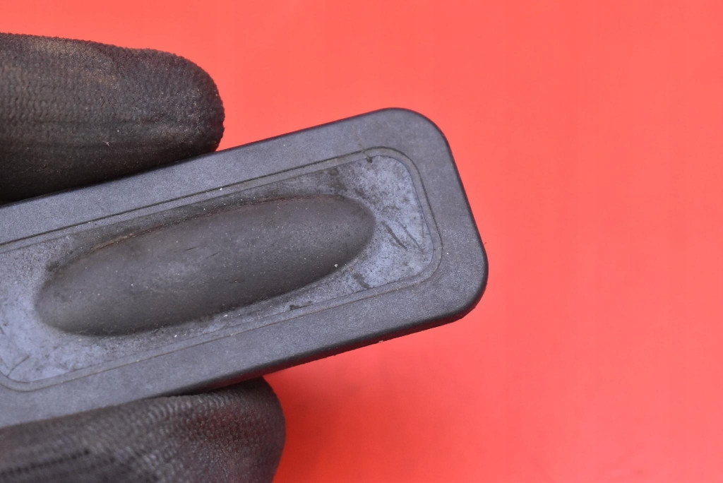 фото №9, Ручка кнопка крышки задняя задний 8200076256 renault megane 3 iii kombi lift