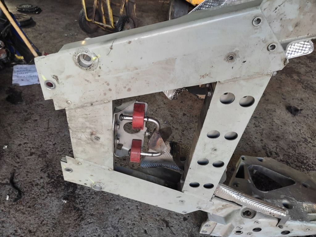 Подрамник задняя ferrari california f149 232707 Киев