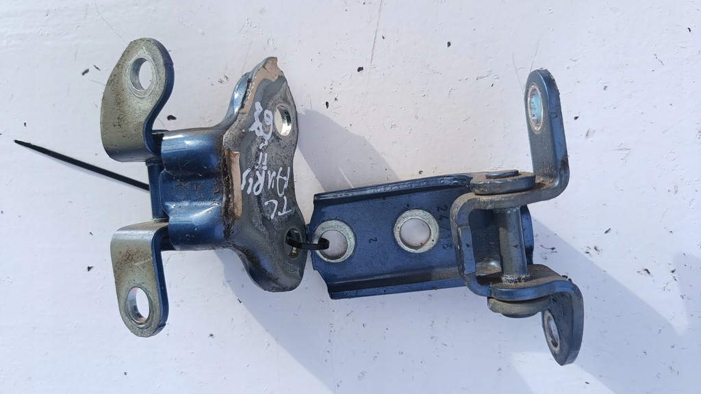 фото №1, Петли дверь задняя левый toyota auris ii