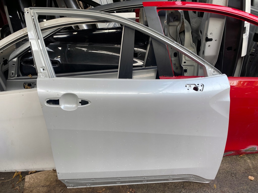 фото №1, Toyota corolla cross 22- двері праве передні