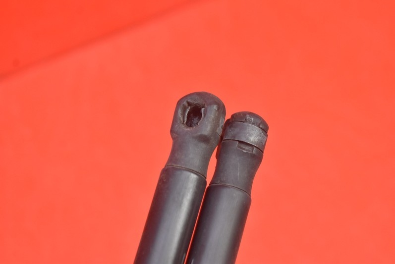 фото №6, Привід амортизатори кришки 13101335 opel vectra c kombi lift 05-09