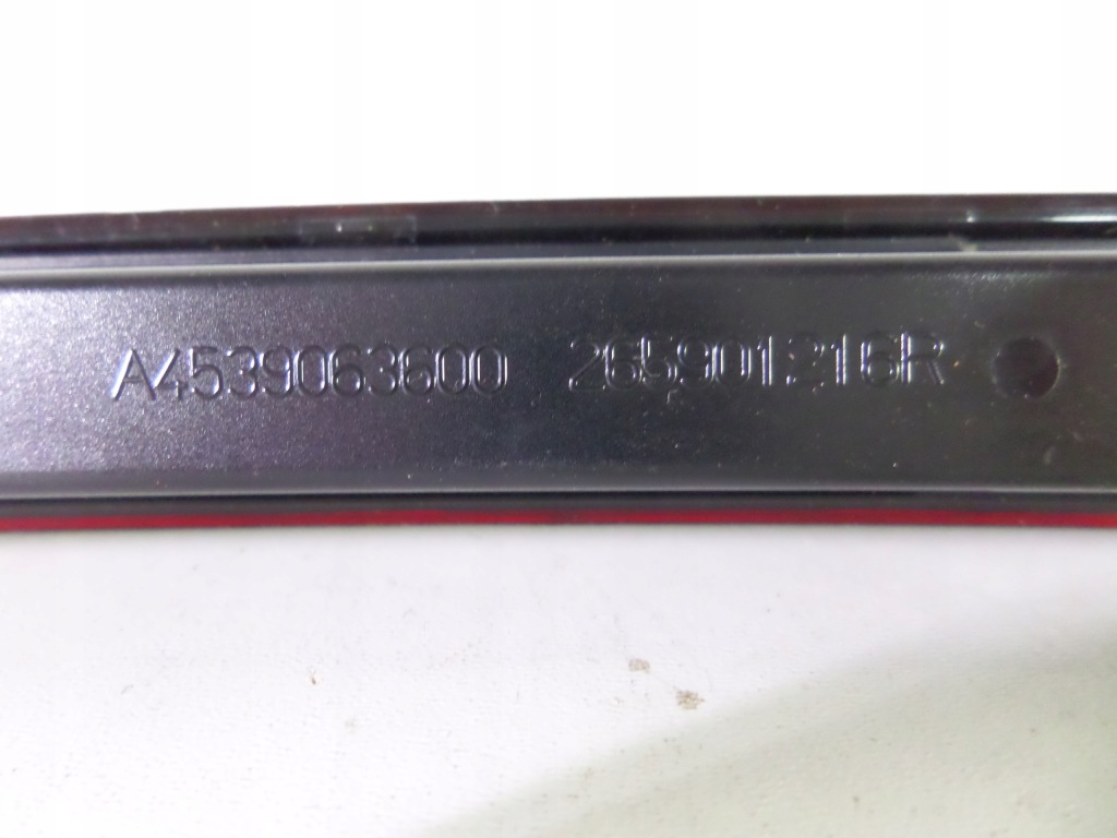 Дополнительная фара стоп-сигнал оригинал  smart fortwo a4539063600 Оригинал