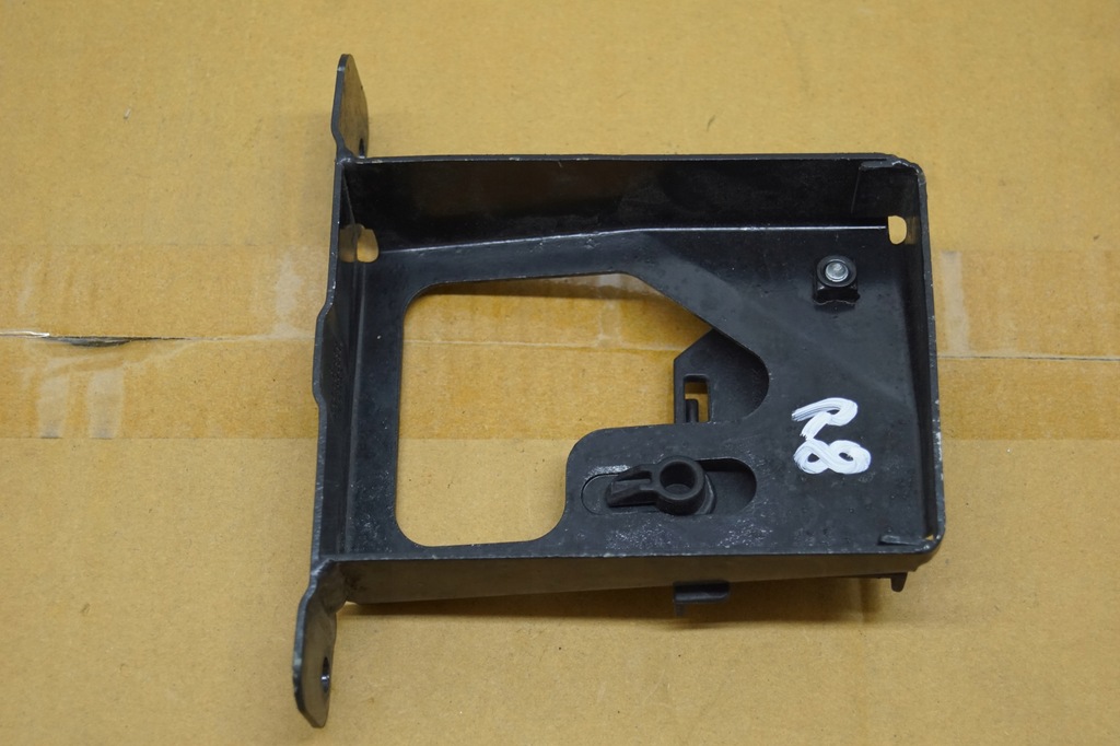 фото №2, Корзина кронштейн audi r8 420 420121261b