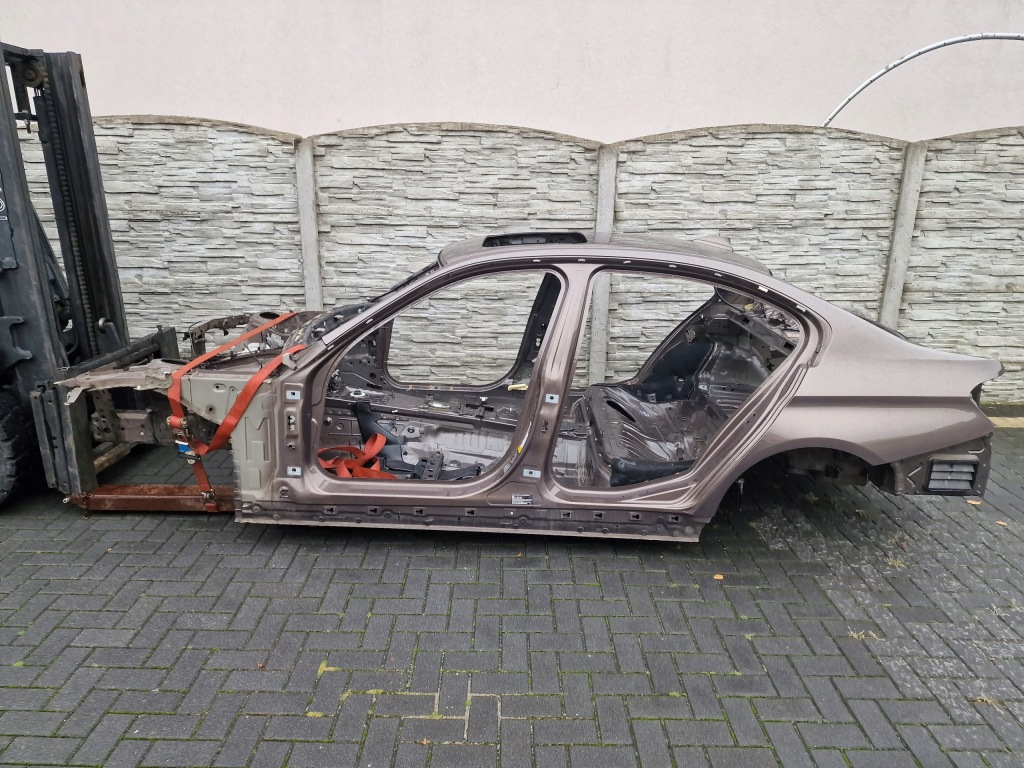 Bmw f30 f31 чверть лонжерон обшивка поріг правий задня b06 Недорого