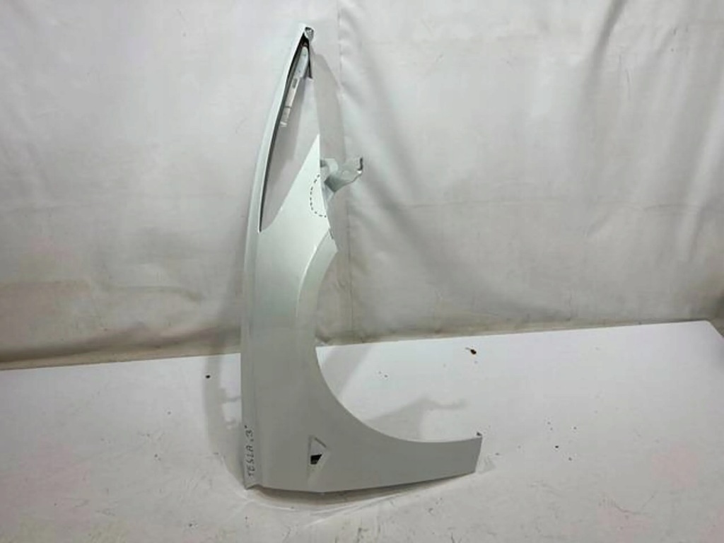 Купити Tesla model 3 крило правий перед передній