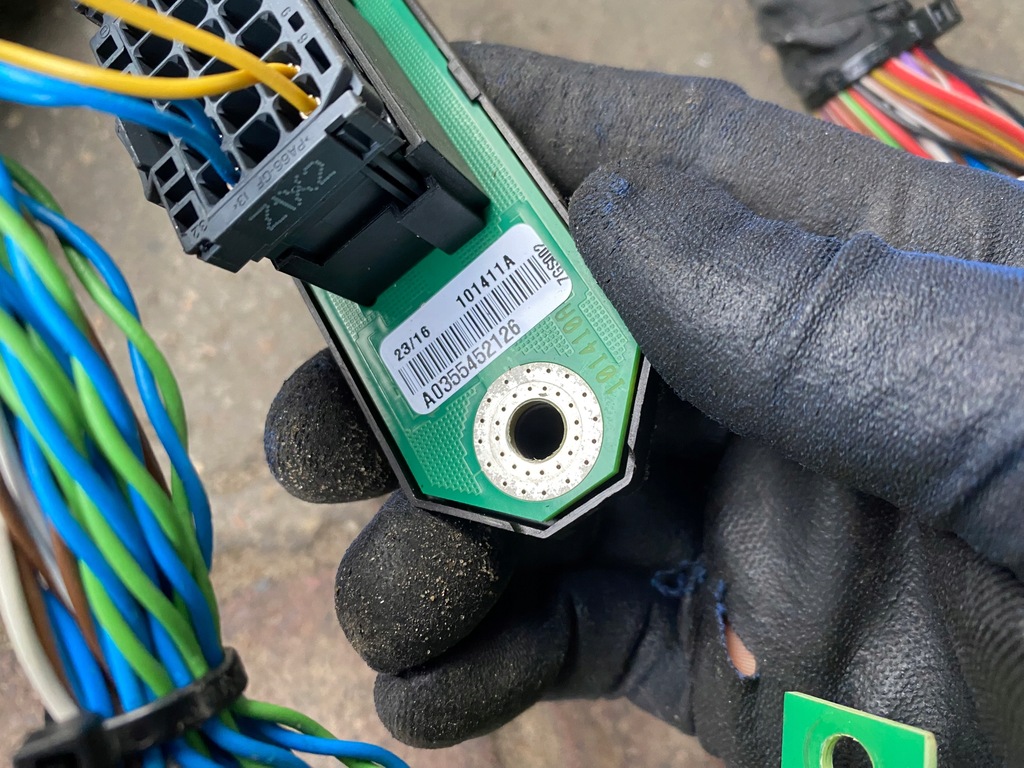 фото №13, Mercedes actros mp4 - електропроводка кабіни джгут кабелі панелі консолі салону