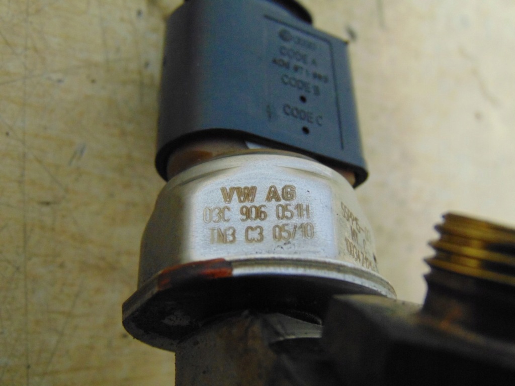 фото №14, Молдинг упорскування + форсунки vw golf vi 1.4 tsi