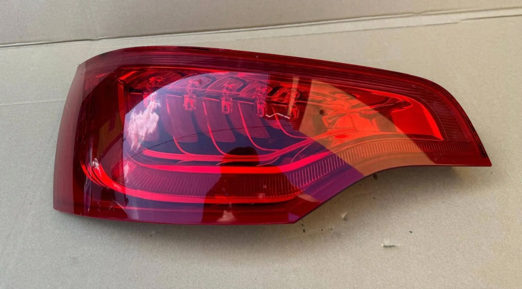 фото №1, Audi q7 4l lift лампа ліва задня задня led 4l0945093f