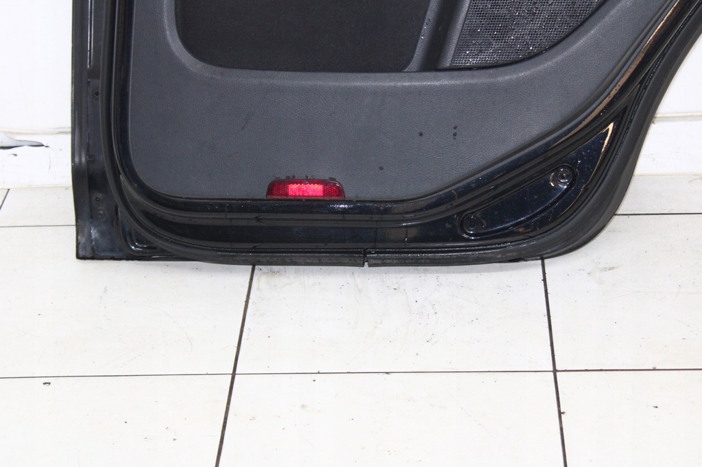 фото №6, Vw golf vi 6 plus 2005r- дверь правый задняя правое задние lc9x - код лакокрасочного покрытия