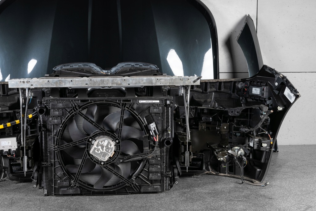 фото №12, Bmw ix i20 капот крыло бампер pas радиатор лампы led бампер перед