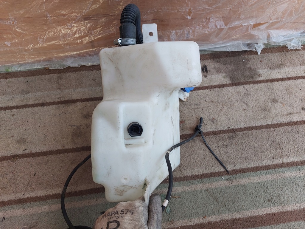 фото №6, Бачок омывателя aston martin vantage 17r 6g33-17b613-a