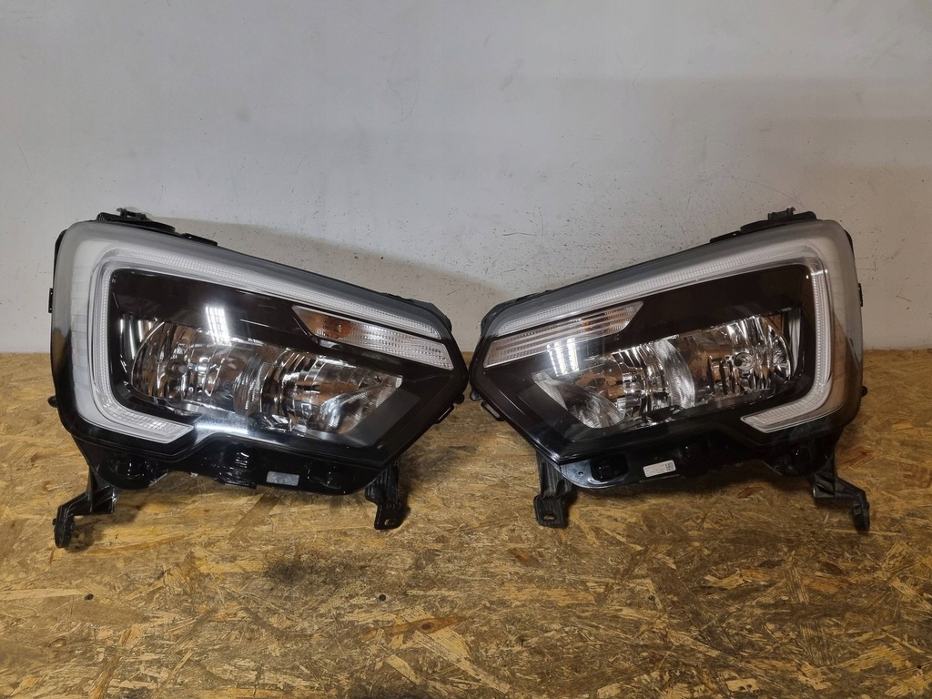 фото №1, Фара лампа renault master iv lift звичайна з led