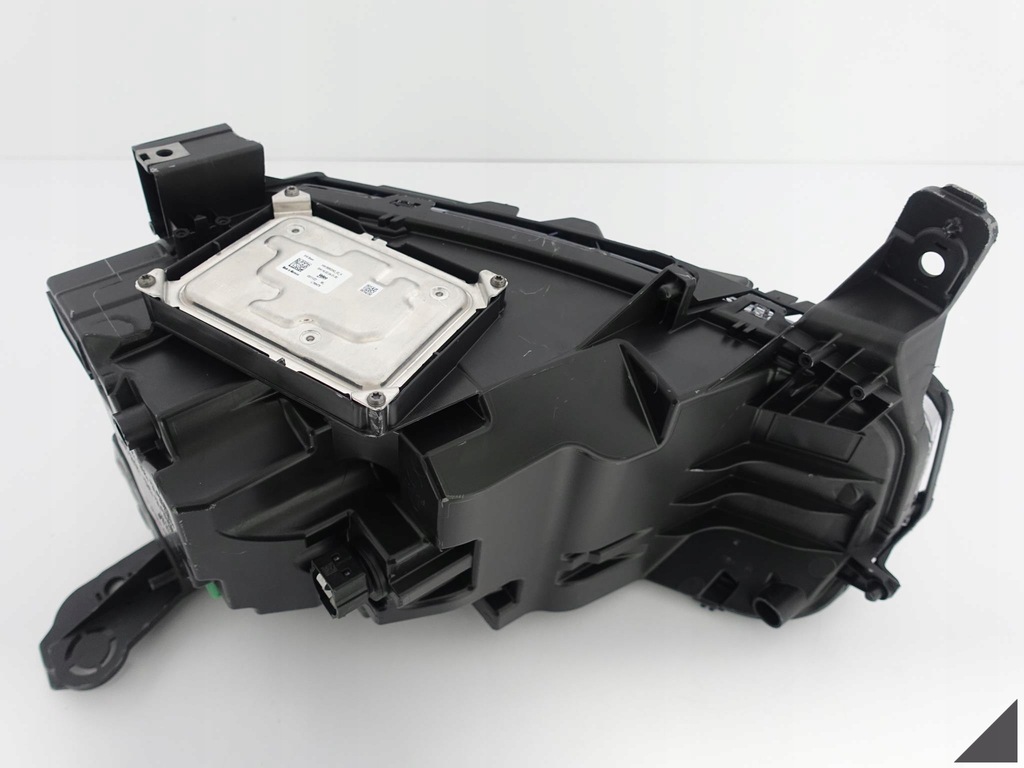 фото №7, Jeep avenger 22- base low обычная full led лампа r