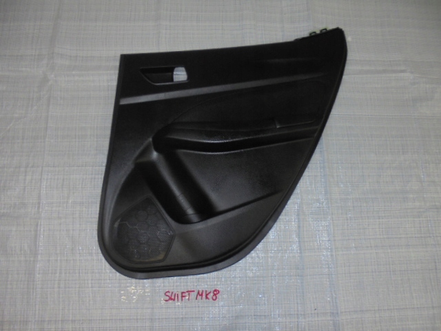 фото №1, Suzuki swift mk8 2017r обшивка двері правий задня